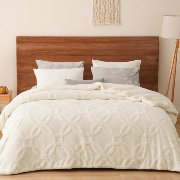 Tufted Sherpa Fleece Blanket Queen Size, 510 Warm Blanket for Winter, No Shed No Pilling, 90" x 90", 3D Jacquard Cozy Thick Bedding for Home Decor, Cream