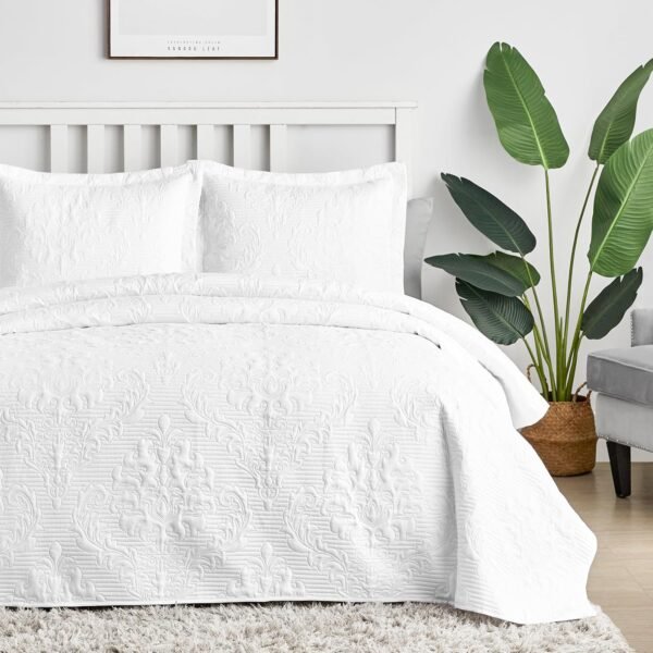 White Quilt Queen Size - Damask Ultrasonic Summer Bedspread Queen, Soft Lightweight Coverlet Bedding Set, 3 Pieces (1 Quilt, 2 Pillow Shams)