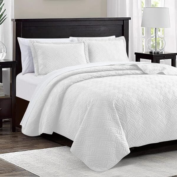 Quilts for Queen Bed White Bedspreads - Soft Bed Summer Quilt Lightweight Microfiber Bedspread- rn Style Wave Pattern Coverlet for All Season - 3 Piece (1 Quilt, 2 Pillow Shams)